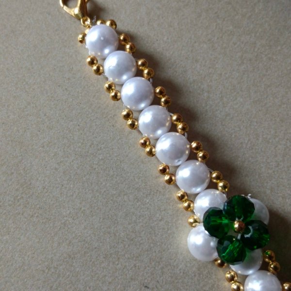 Alternative view of Golden Pearl Mist